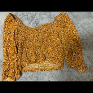 Long sleeve cropped shirt